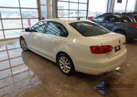 2014 Volkswagen Jetta 1.8T Se z USA, uszkodzony, nr VIN 3VWD17AJ4EM302701